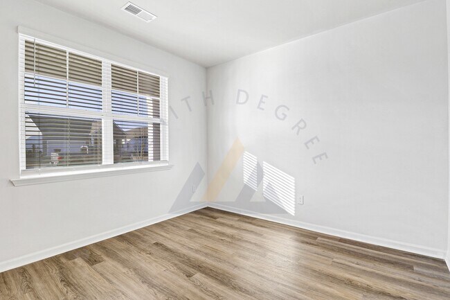 Building Photo - 120 Hiatus Ct