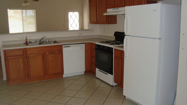 Foto del edificio - West El Paso 4 bed refrig A/C Home