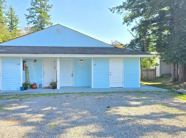 Building Photo - 2 Bedroom Unit Available Now in Gold Bar