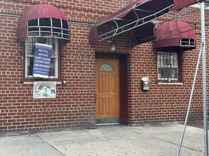 Building Photo - 2476 Arthur Ave