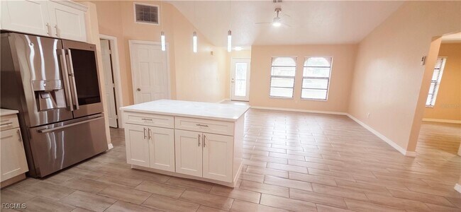 Foto del edificio - 930 SW 34th St