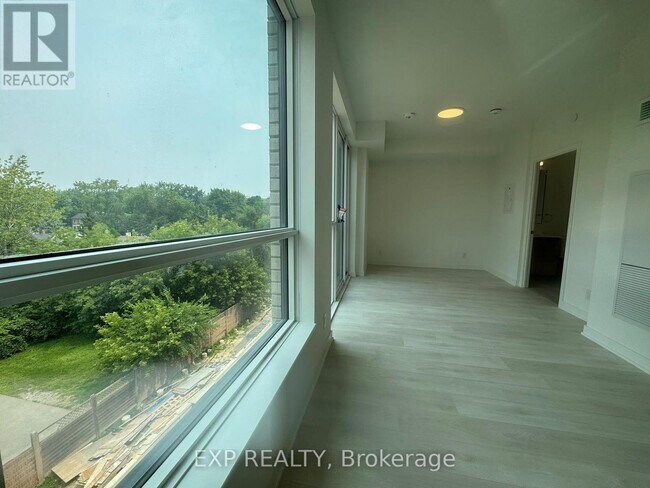 Photo du bâtiment - 1381 Lakeshore Rd E