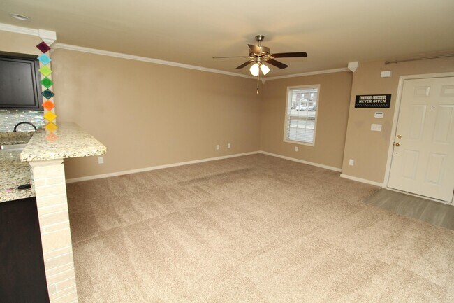 Building Photo - 2291 McCormick Ln
