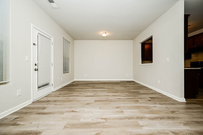 Building Photo - 3281 Pennington Dr