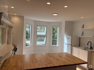 Building Photo - 445 S 51st St
