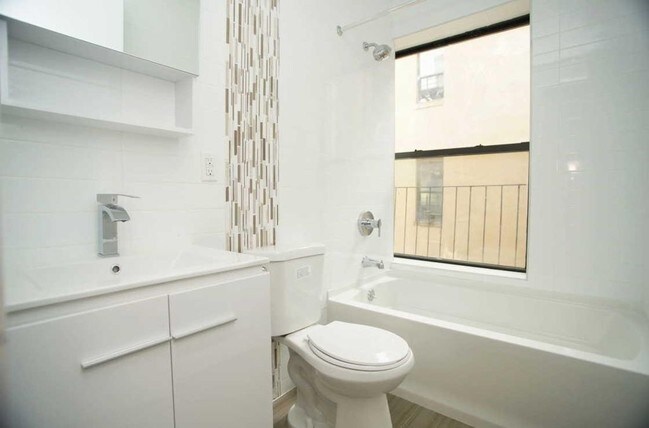 Foto del edificio - 2602 Creston Ave