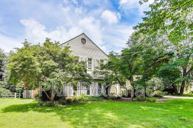 Building Photo - 10 Harvard Ct