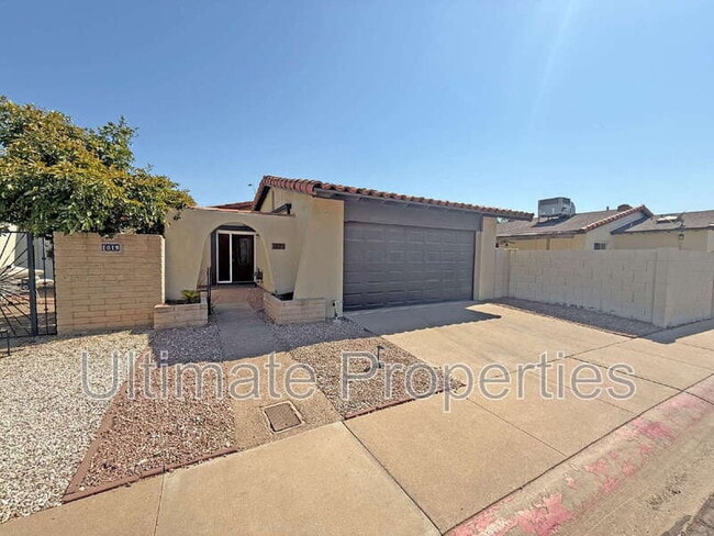 Building Photo - 1021 W Mission Ln