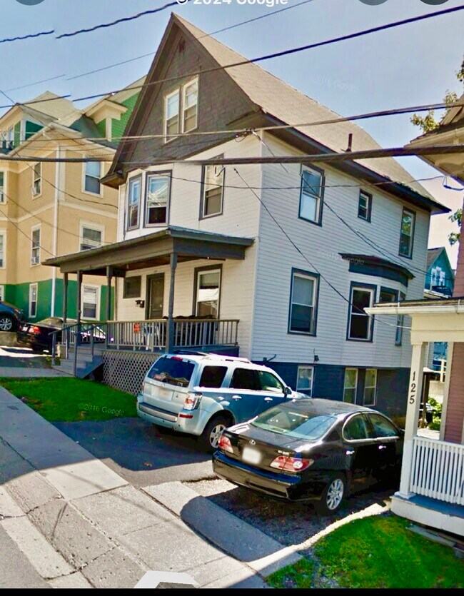 Building Photo - 127 Catherine St