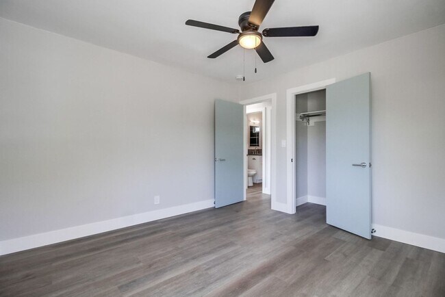 Building Photo - Centrally Located 2 Bedroom Single Family ...