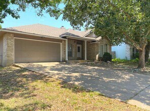 Building Photo - 2308 Wright Cir