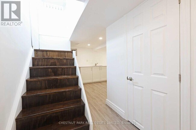 Photo du bâtiment - 15 Denison Rd W