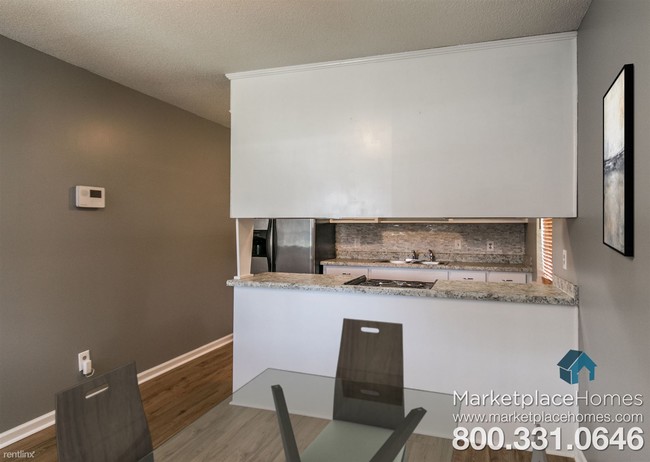Building Photo - 3 br, 1 bath House - 325 Washington Dr
