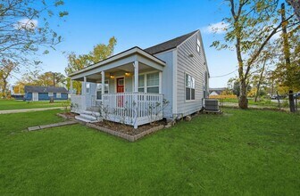 Building Photo - 4602 Ward St