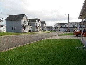 Building Photo - 2331 Prairie Oak Dr