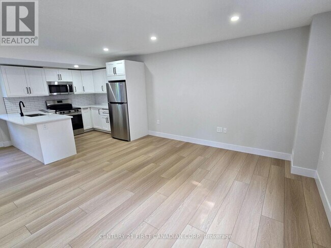 Photo du bâtiment - 640-640 Victoria St