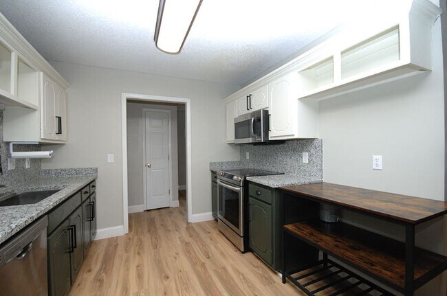 Building Photo - 403 Earl Dr