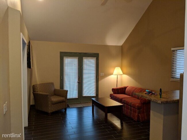 Foto del edificio - 1 br, 1 bath Condo - 3304 West Andrew John...