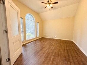 Building Photo - 3717 E Pin Oak Dr
