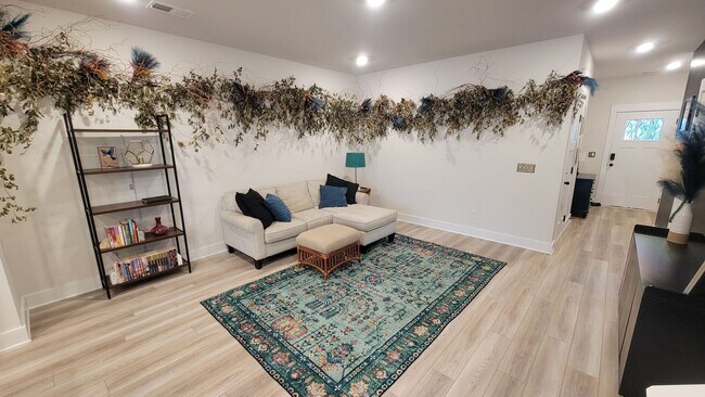 Foto del edificio - 3 Bed, 2.5 Bath Townhome Available in Travelers Rest