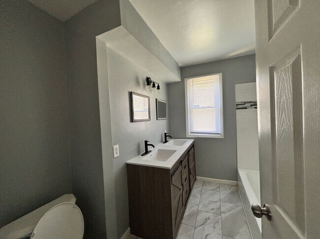 Foto del edificio - 8145 Lozier Ave