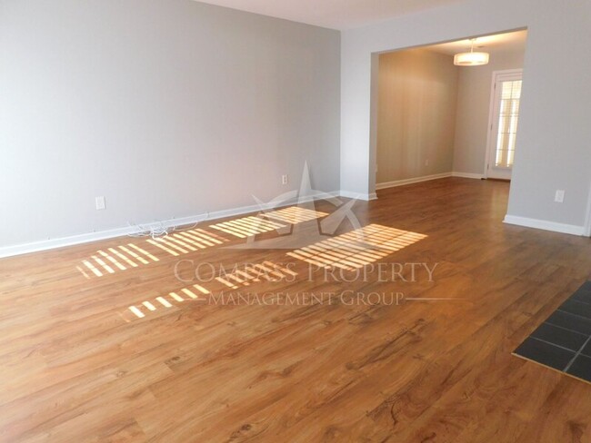 Foto del edificio - 245 Mill Creek Pl