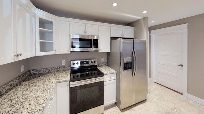 Photo - 7BR/5BA in Fort Sanders | Walk to UTK & Ne... Townhome