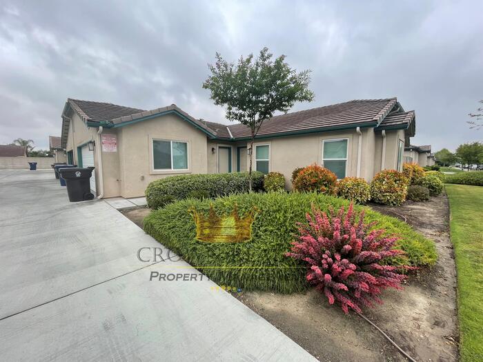 3081 Bright St, Tulare, CA 93274 Townhome Rentals in Tulare CA