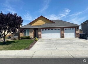 Building Photo - 525 S Glenmoor Dr
