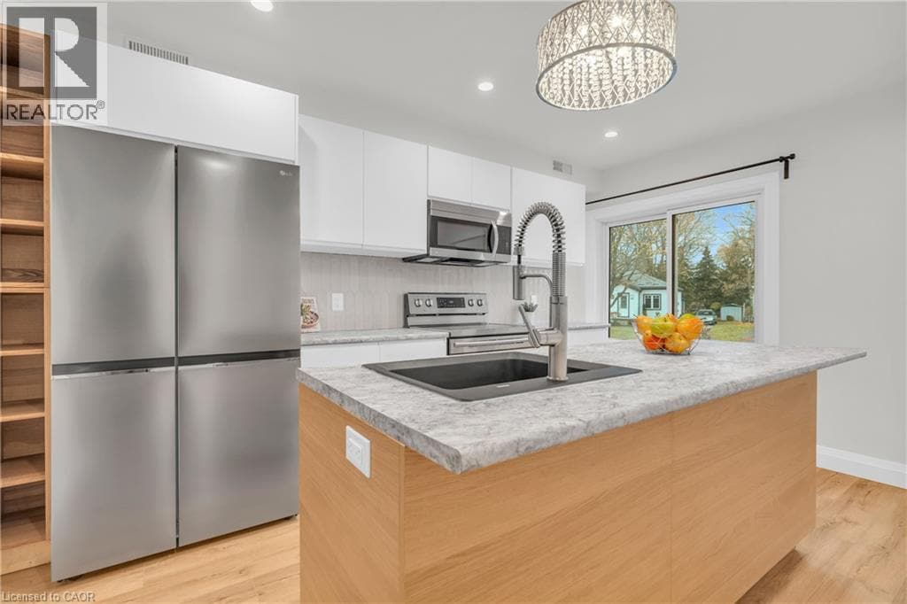 Primary Photo - 22 Ash St