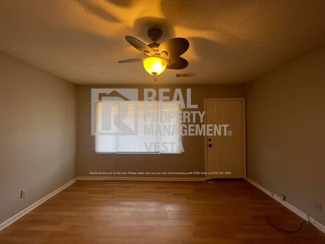 Building Photo - 251 Randy Cir