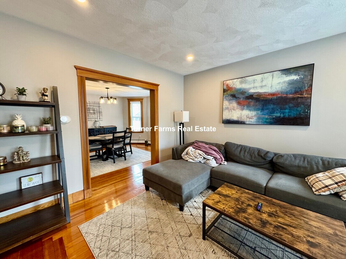 Primary Photo - 45 Bowen Ave