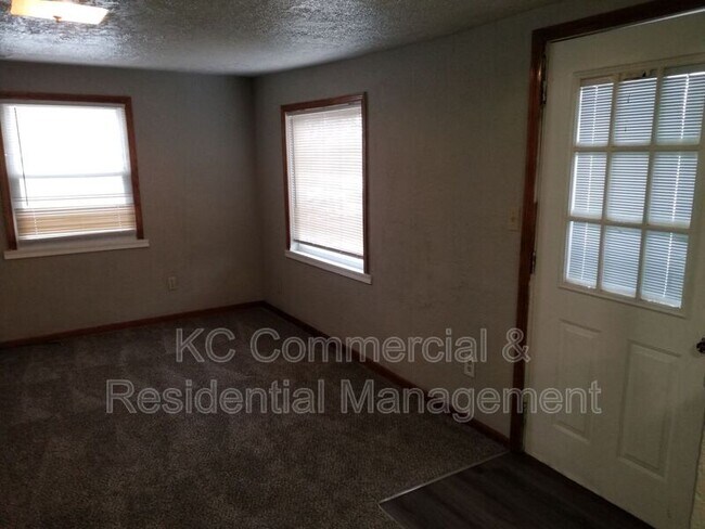 Foto del edificio - 5310 Hardy Ave