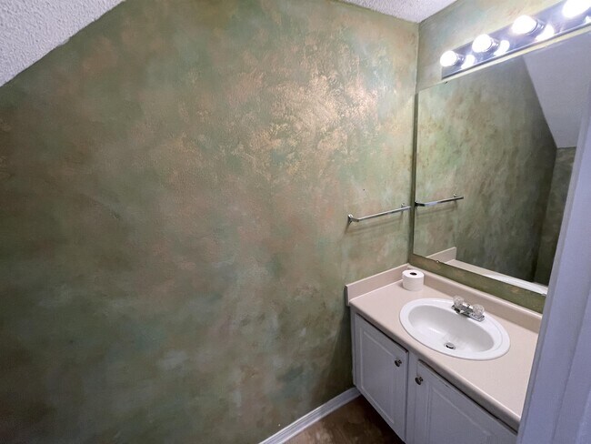 Foto del edificio - 495 Keystone Rd