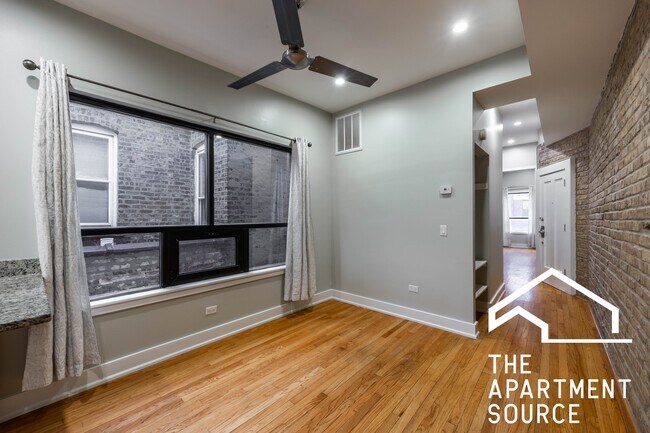 Foto del edificio - 3716 W Belmont Ave