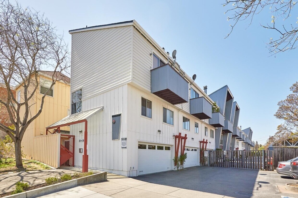 2058 S Delaware St, San Mateo, CA 94403 Townhome Rentals in San Mateo