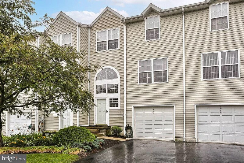 1964 Daybreak Cir, Harrisburg, PA 17110 Townhome Rentals in