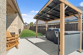 Building Photo - 6907 Myrtle Dr