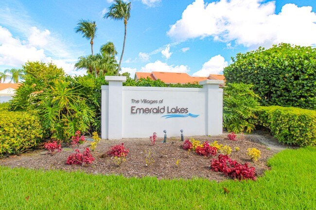 Foto del edificio - ** 2/2 FIRST FLOOR EMERALD LAKES BEAUTY RE...