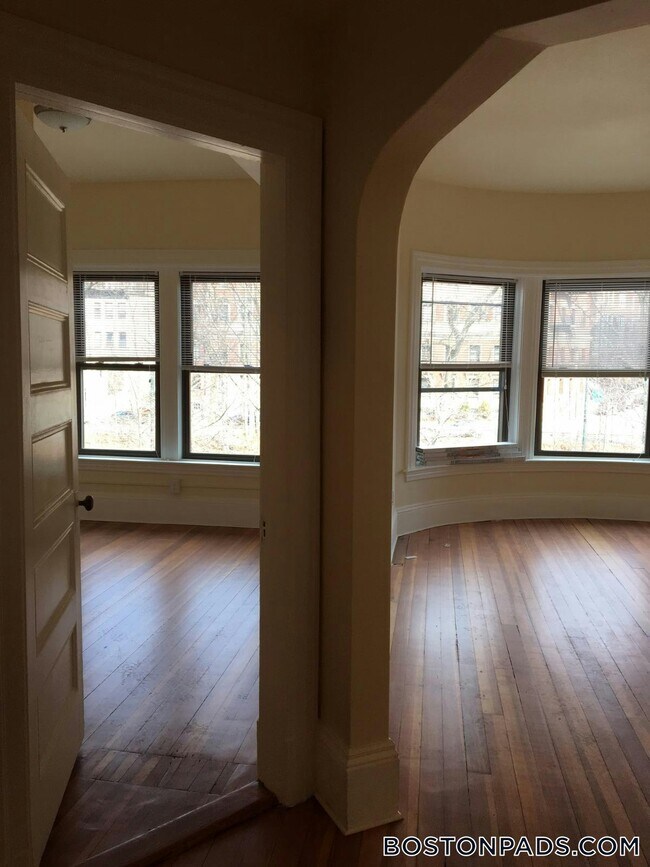 Foto del edificio - 1463 Beacon St