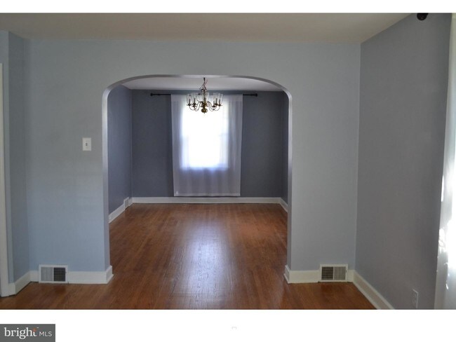 Building Photo - 2805 Belmont Ave