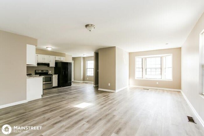 Building Photo - 1462 E DESHLER AVE, COLUMBUS, OH 43206