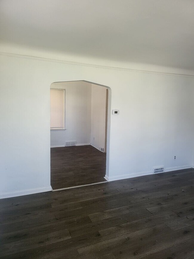 Building Photo - 18330/18332 Kelly Rd - Wise Man Investing LLC