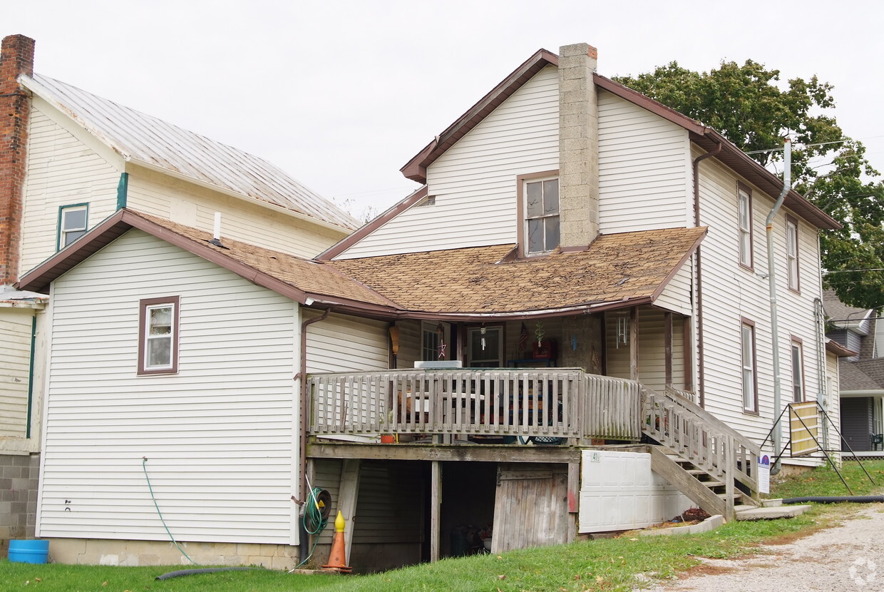  - 41 W Main St