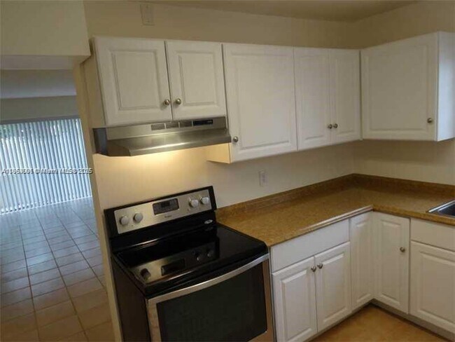 Foto del edificio - 7775 SW 86th St
