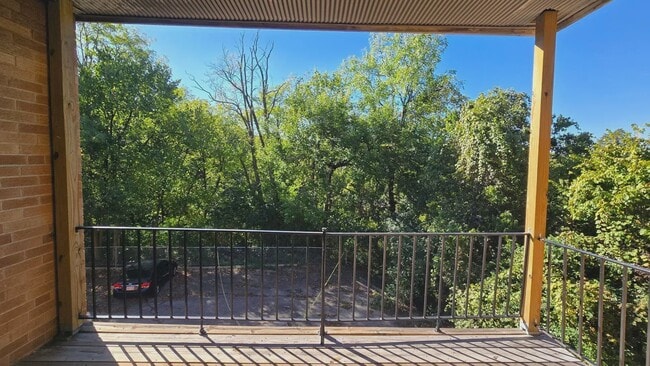 Building Photo - Parker Woods Flats