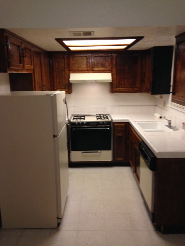 Primary Photo - 1605 N Erwin St
