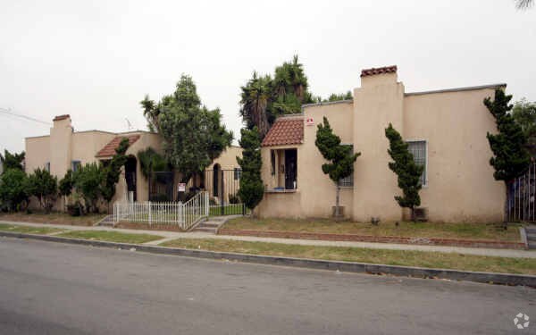 Primary Photo - 2006 2nd Ave