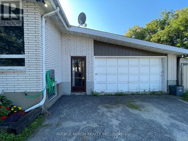 Building Photo - 195 Wall Rd