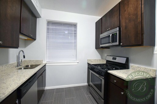 Building Photo - 1642 W Jonquil Terrace